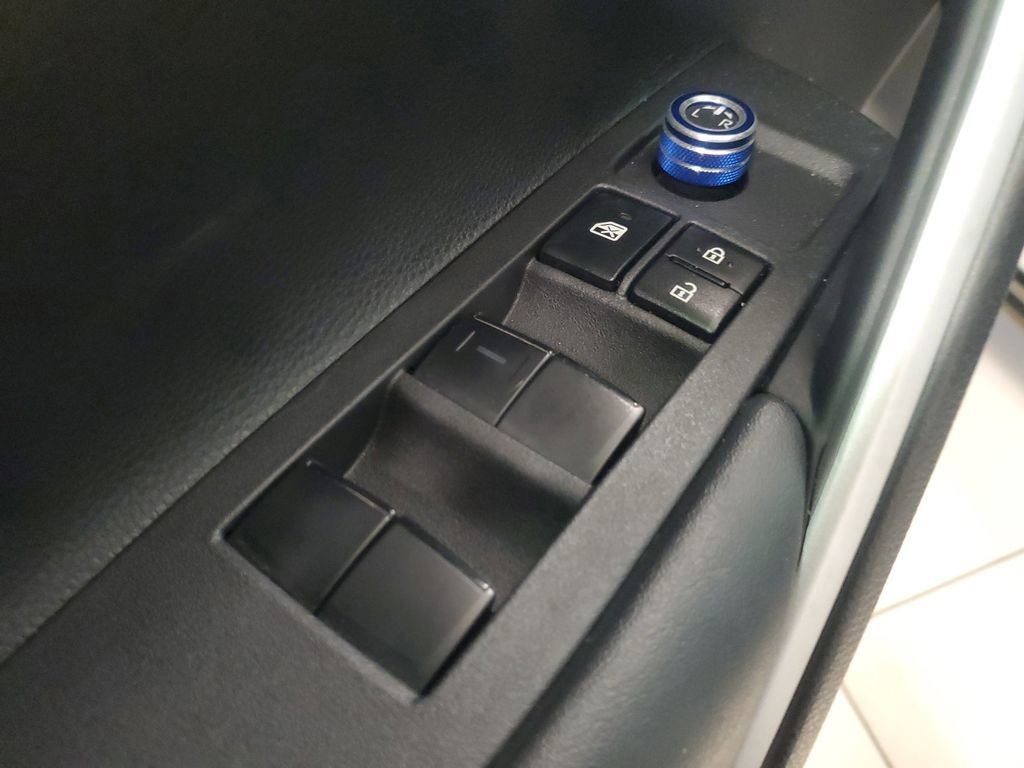 Used 2024 Toyota Corolla Cross LE image 18