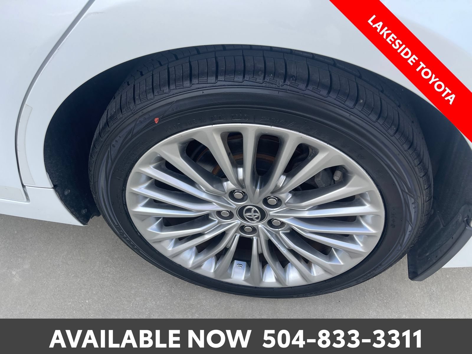 Used 2020 Toyota Avalon Limited FWD image 12