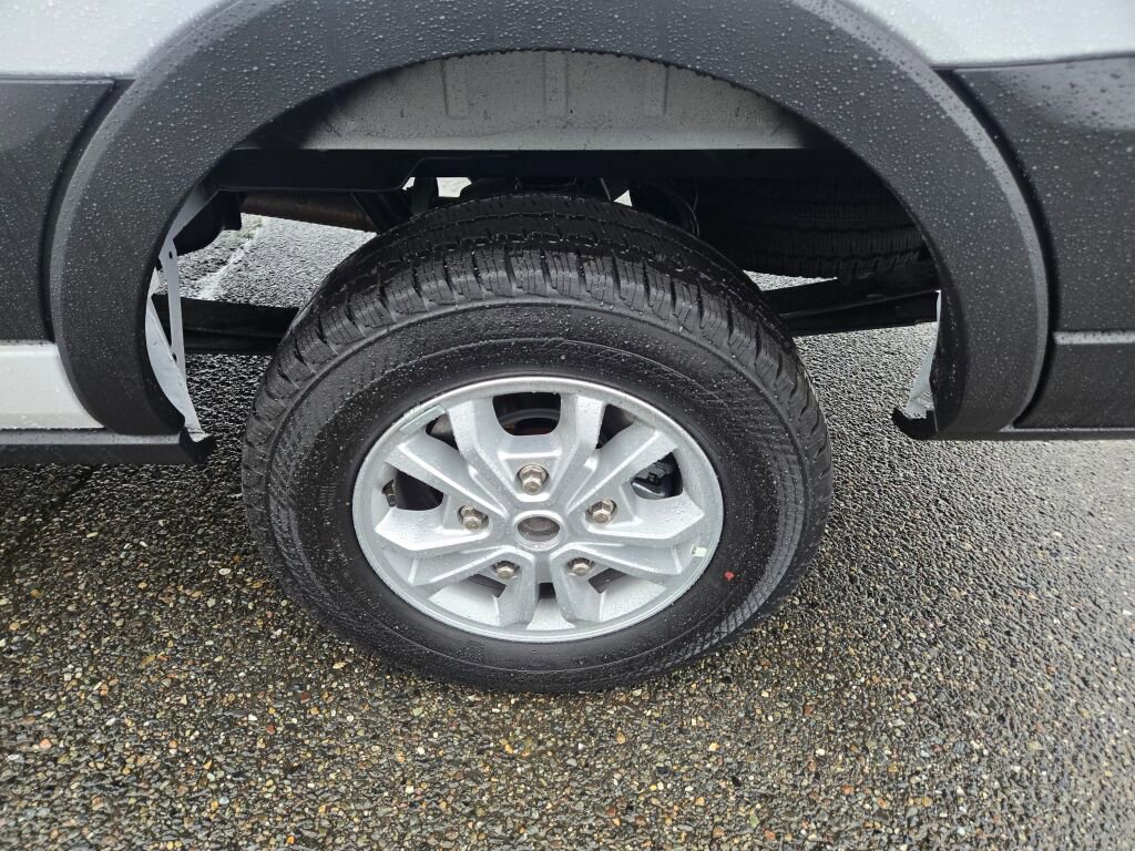 Used 2025 Ford Transit 250 148 Medium Roof image 9