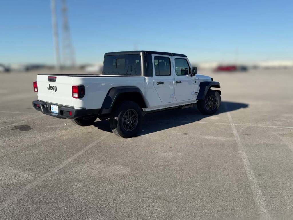 New 2026 Jeep Gladiator Sport image 12