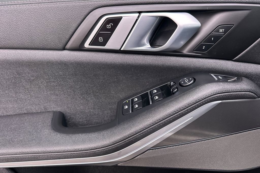 Used 2021 BMW X5 sDrive40i w/ Premium Package image 10