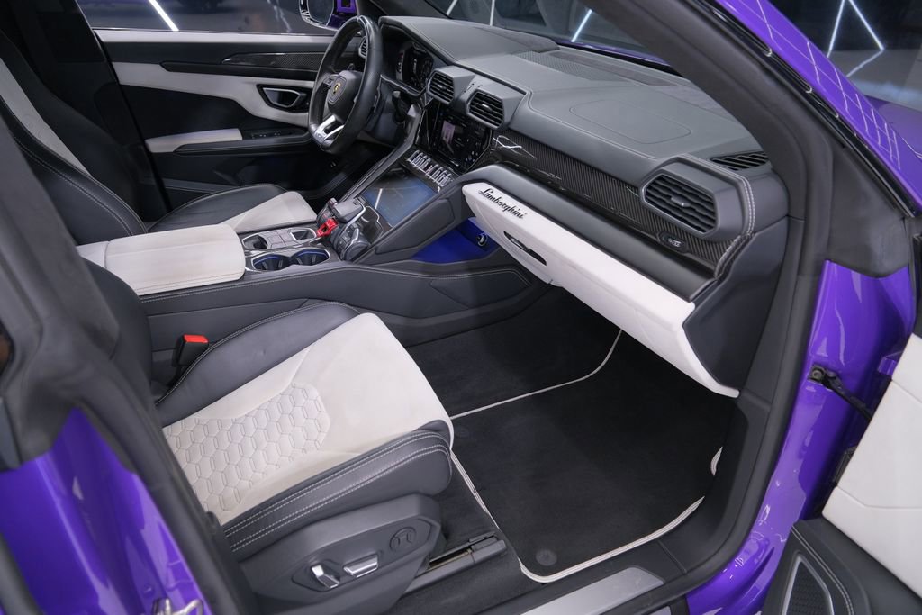 Used 2022 Lamborghini Urus image 52