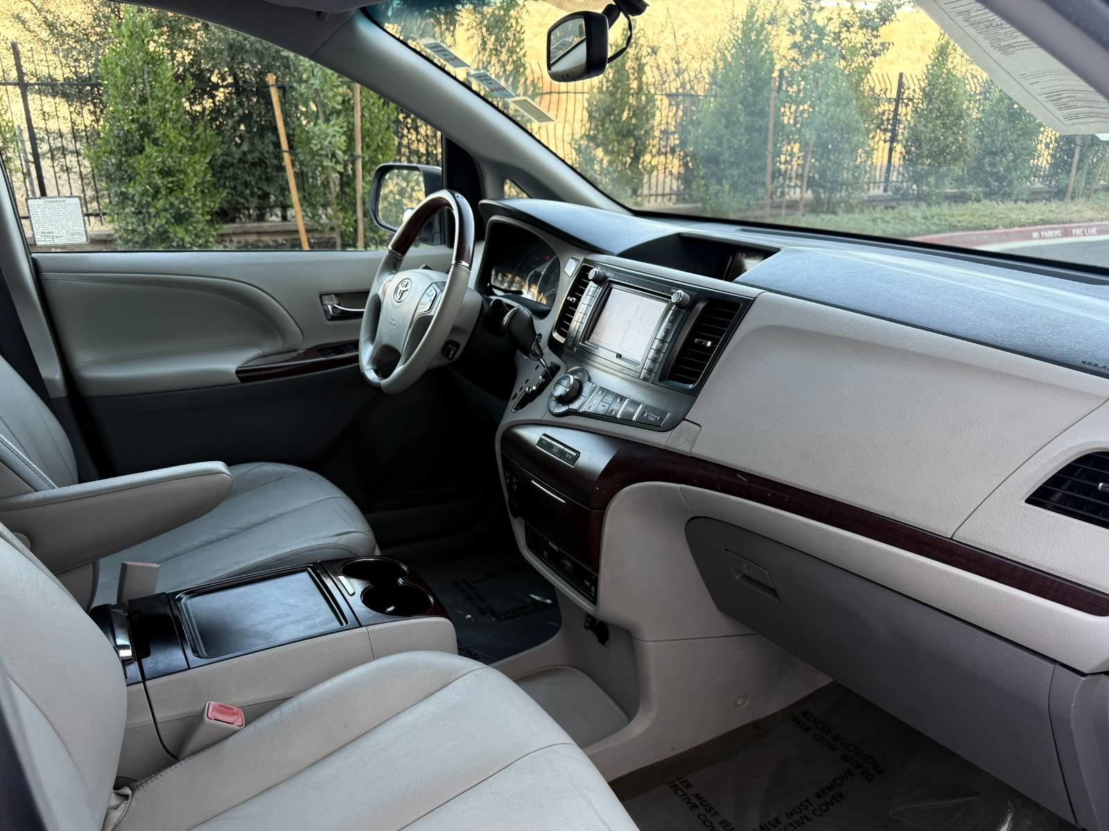 Used 2012 Toyota Sienna Limited w/ Premium Pkg FWD image 33