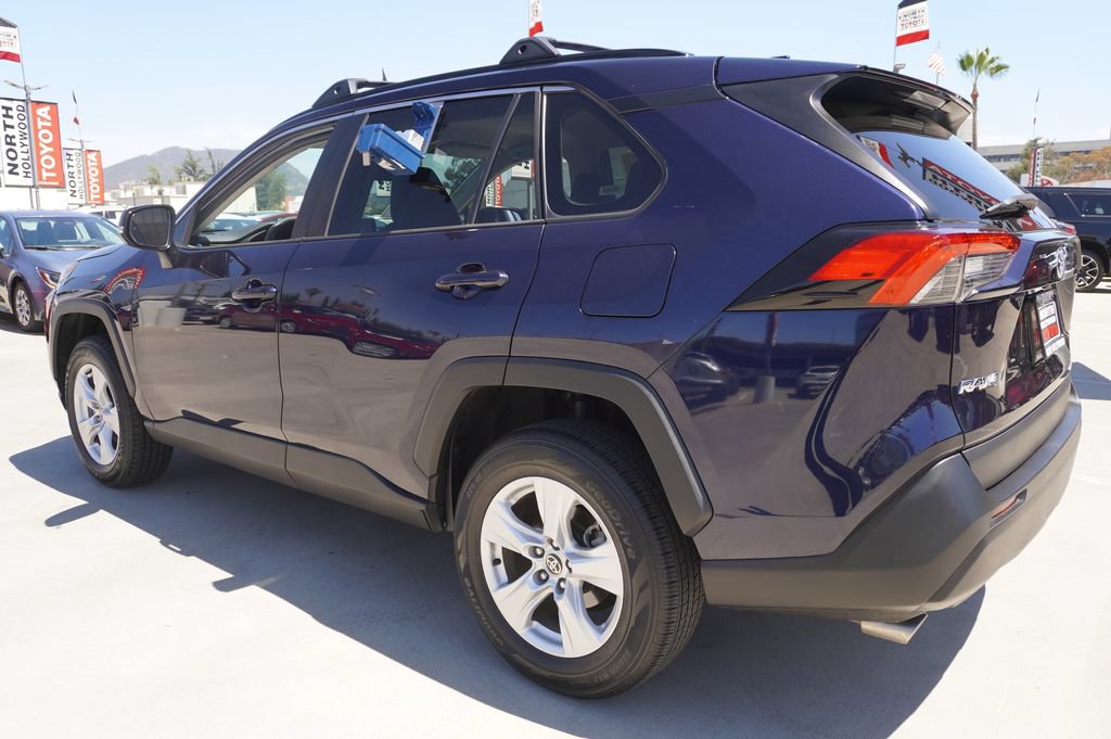 Used 2021 Toyota RAV4 XLE FWD image 5