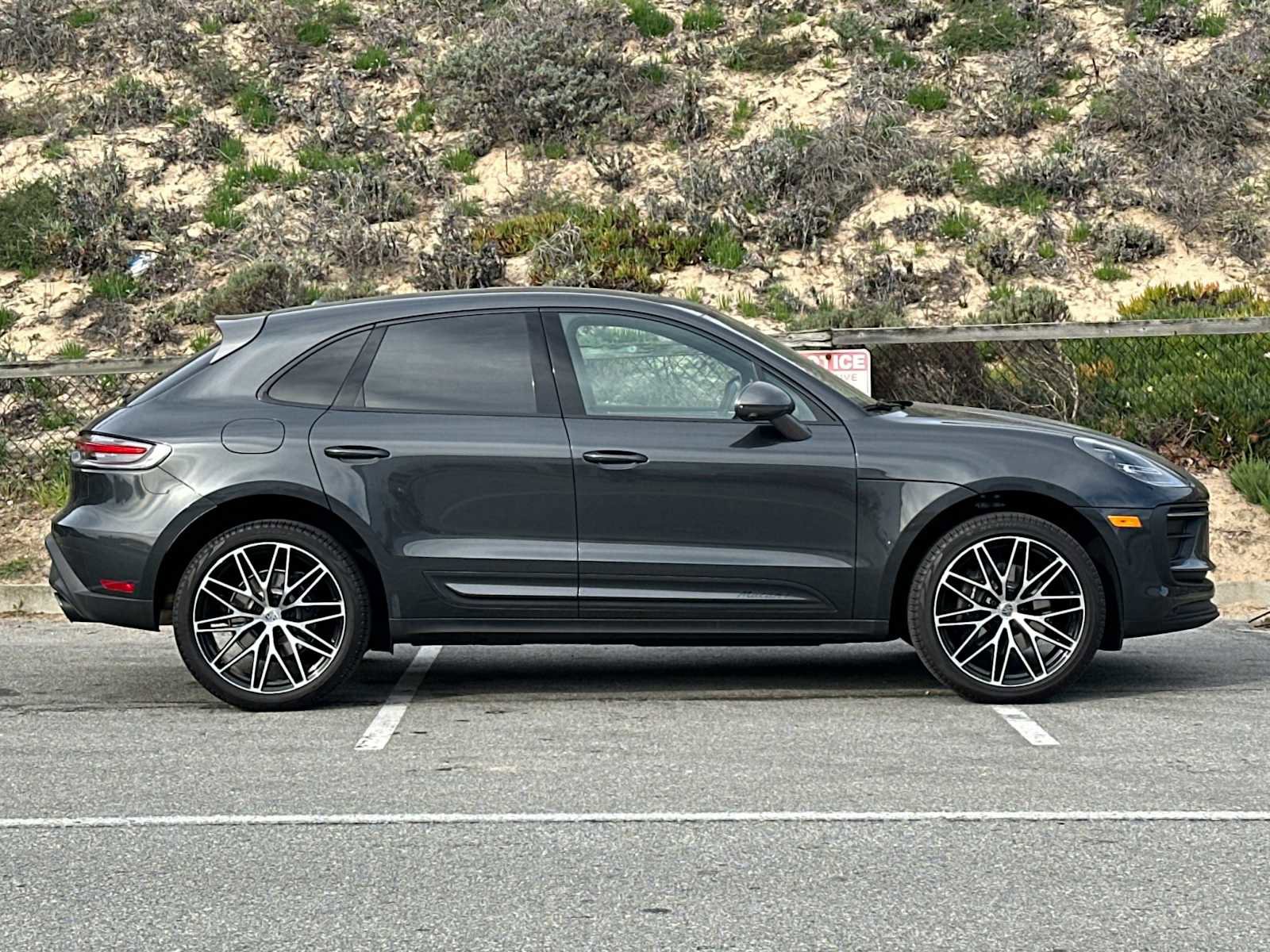 Used 2025 Porsche Macan Turbo image 9