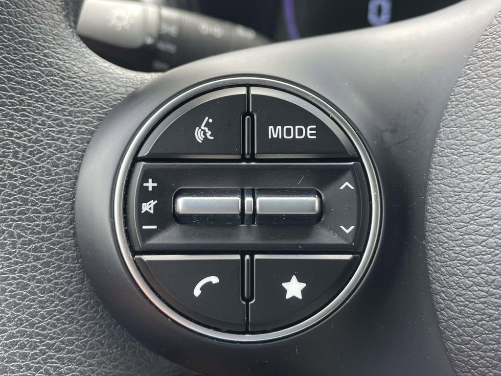 Used 2025 Kia Soul LX w/ LX Technology Package image 21