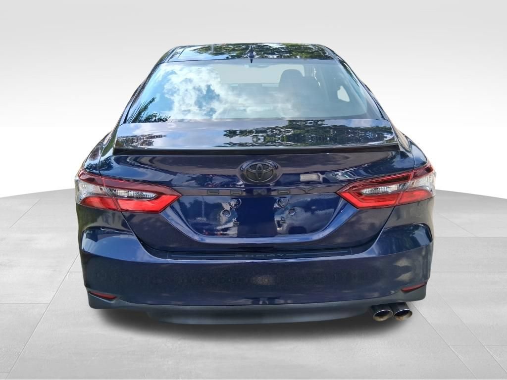 Used 2021 Toyota Camry LE FWD image 8