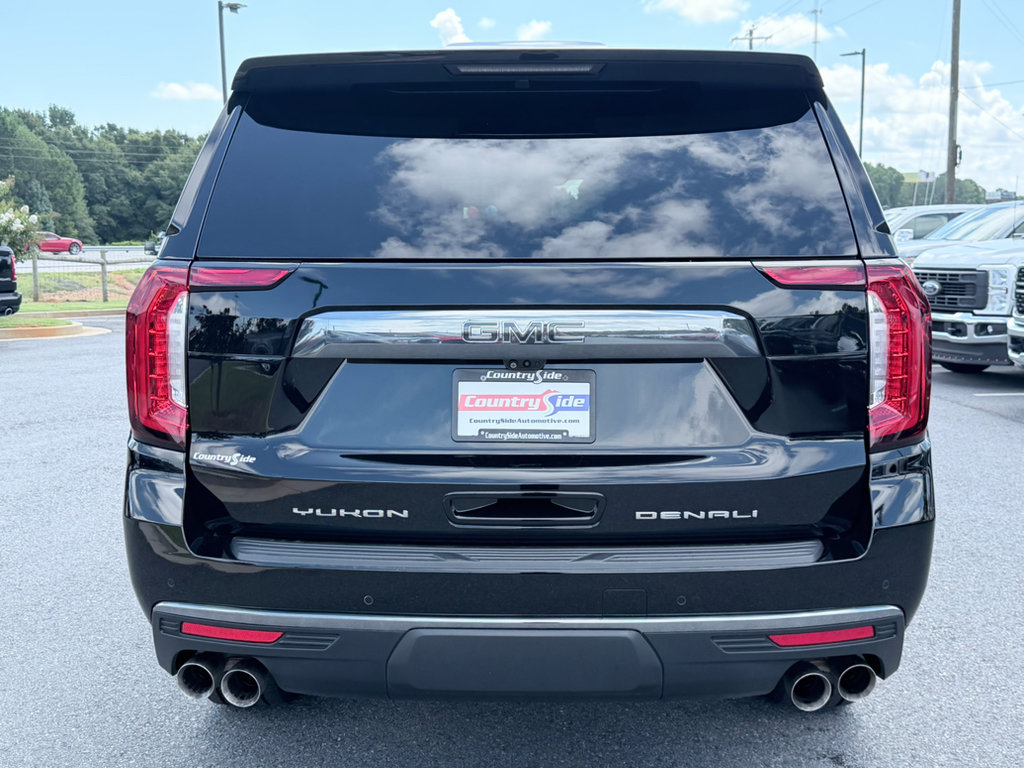 Used 2023 GMC Yukon XL Denali Ultimate AWD/4WD image 8
