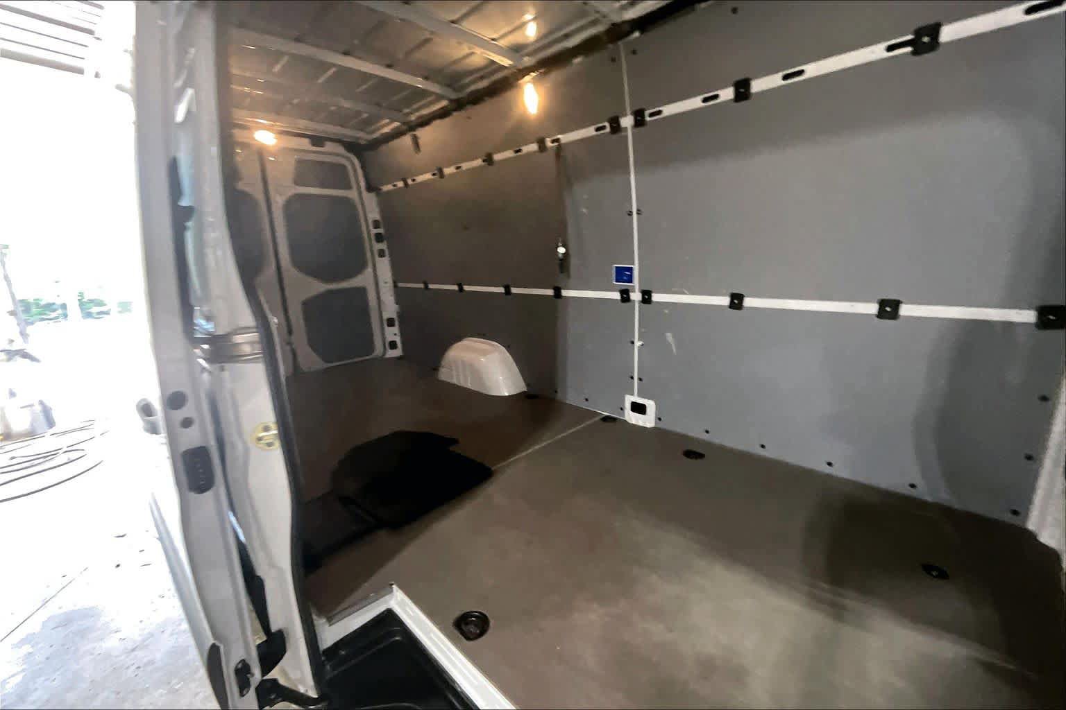 Used 2021 Mercedes-Benz Sprinter 2500 image 18