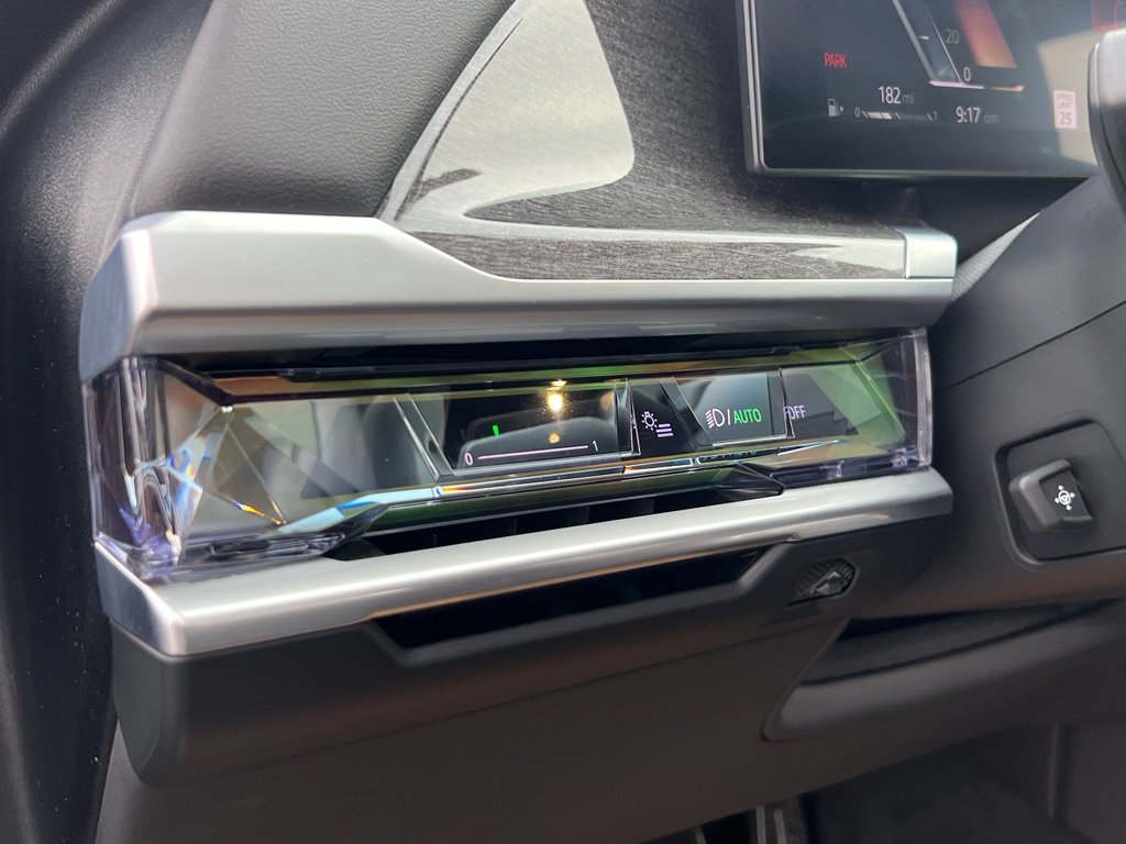 Used 2023 BMW 760i xDrive image 16