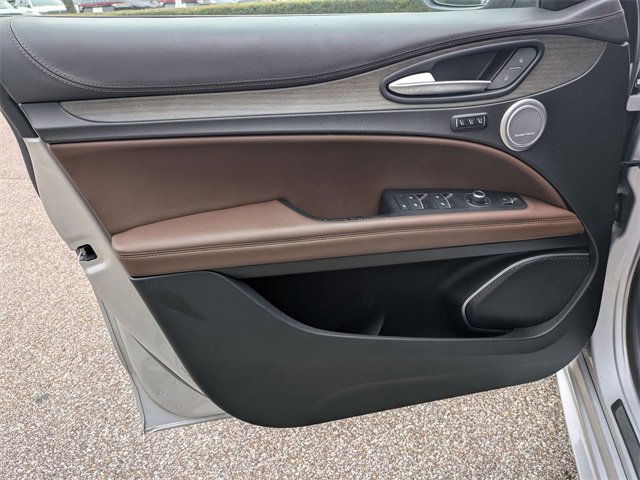 Used 2021 Alfa Romeo Stelvio Ti w/ Premium Package image 22