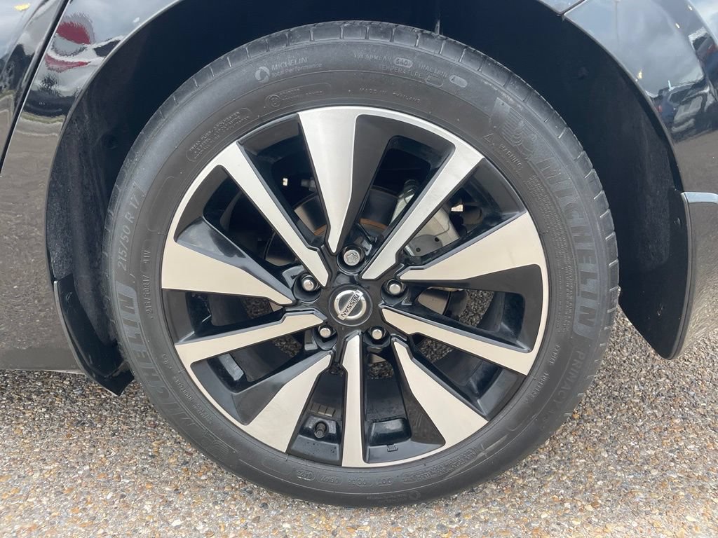 Certified 2023 Nissan Sentra SV w/ SV Premium Package FWD image 18
