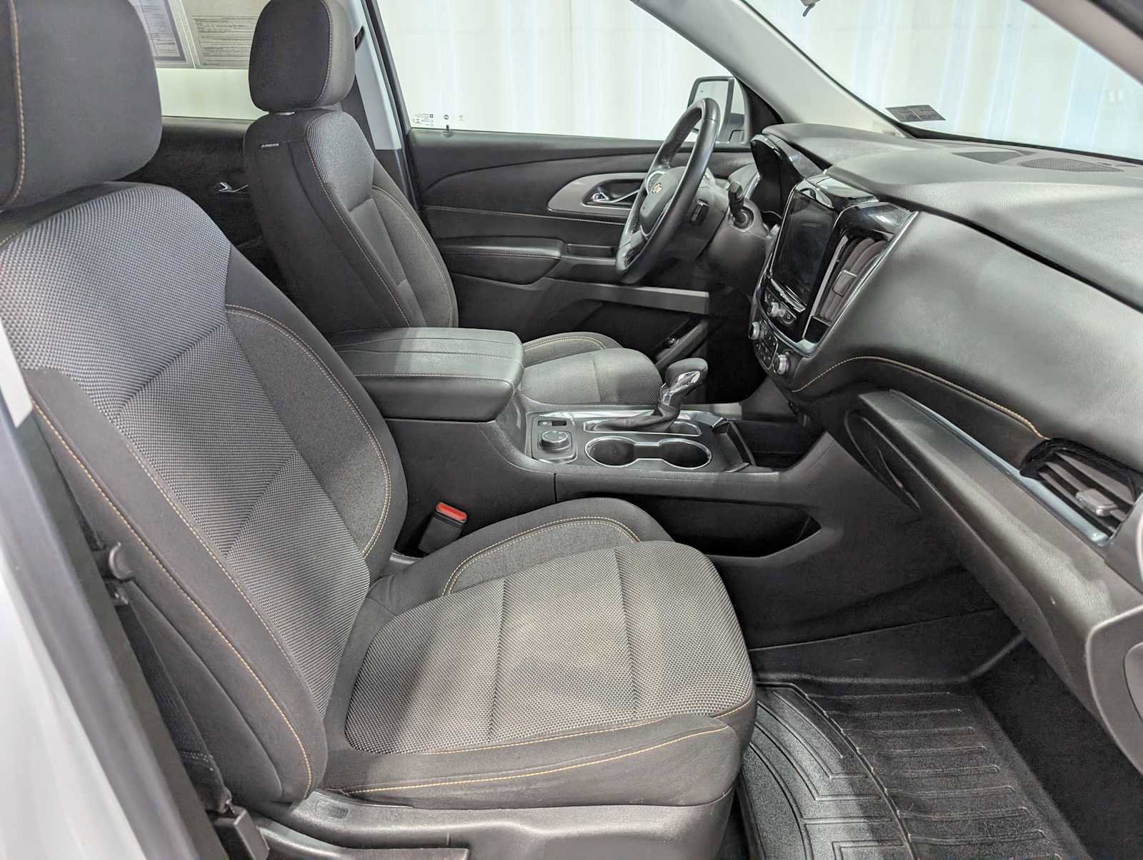 Used 2021 Chevrolet Traverse LT image 41