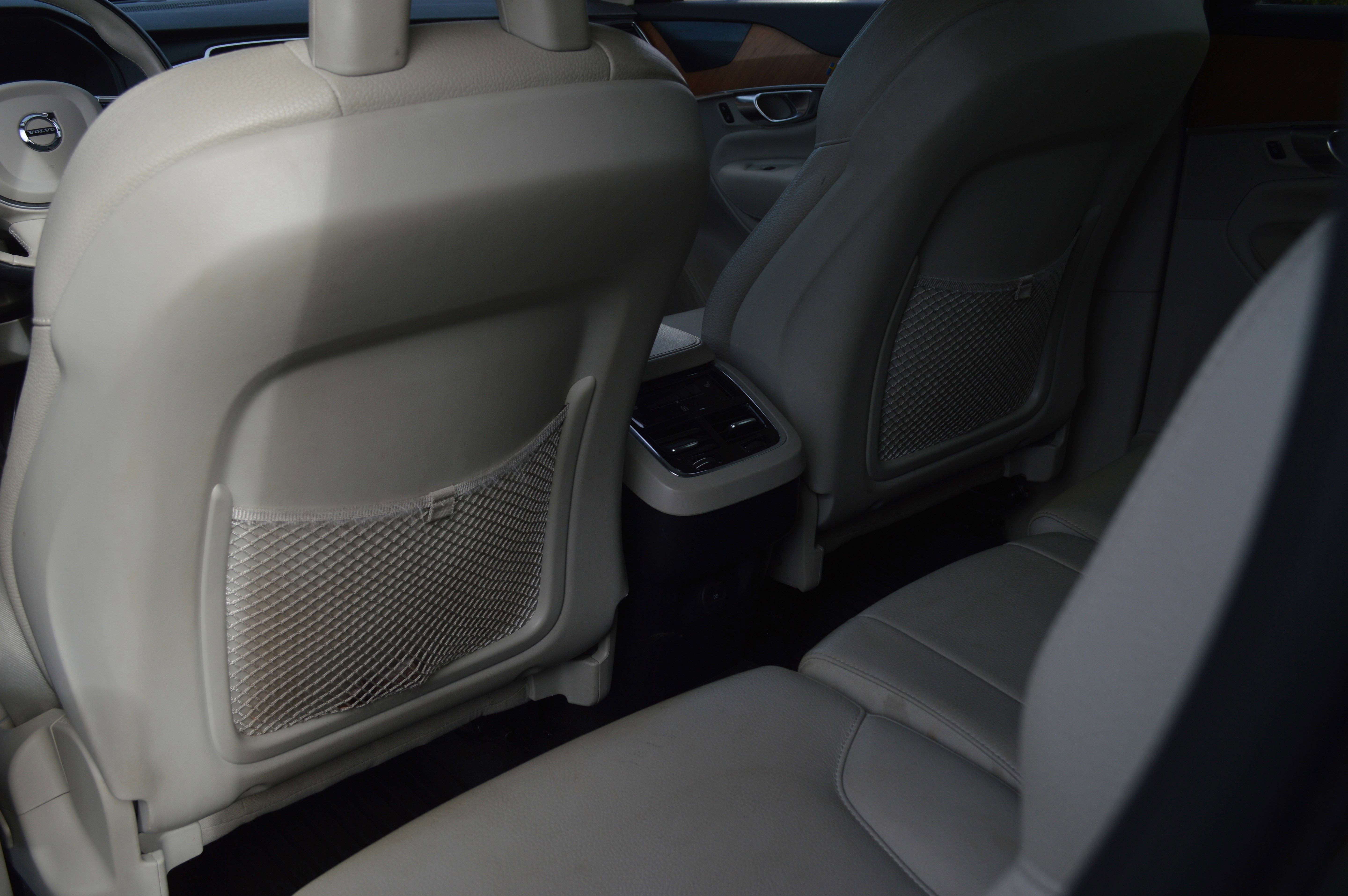 Used 2022 Volvo XC90 T6 Momentum w/ Advanced Package image 32