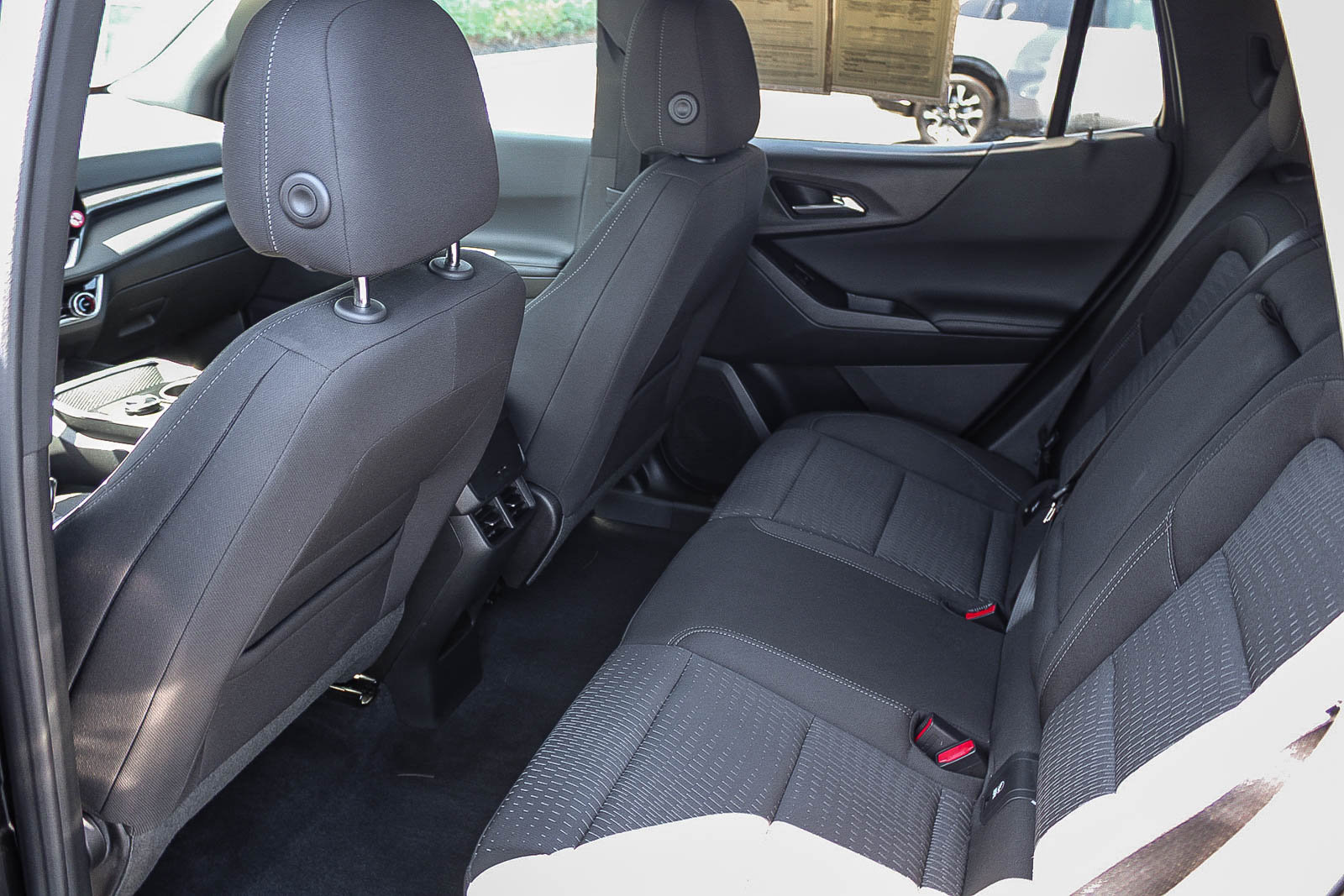 Used 2026 Chevrolet Equinox LT FWD image 9