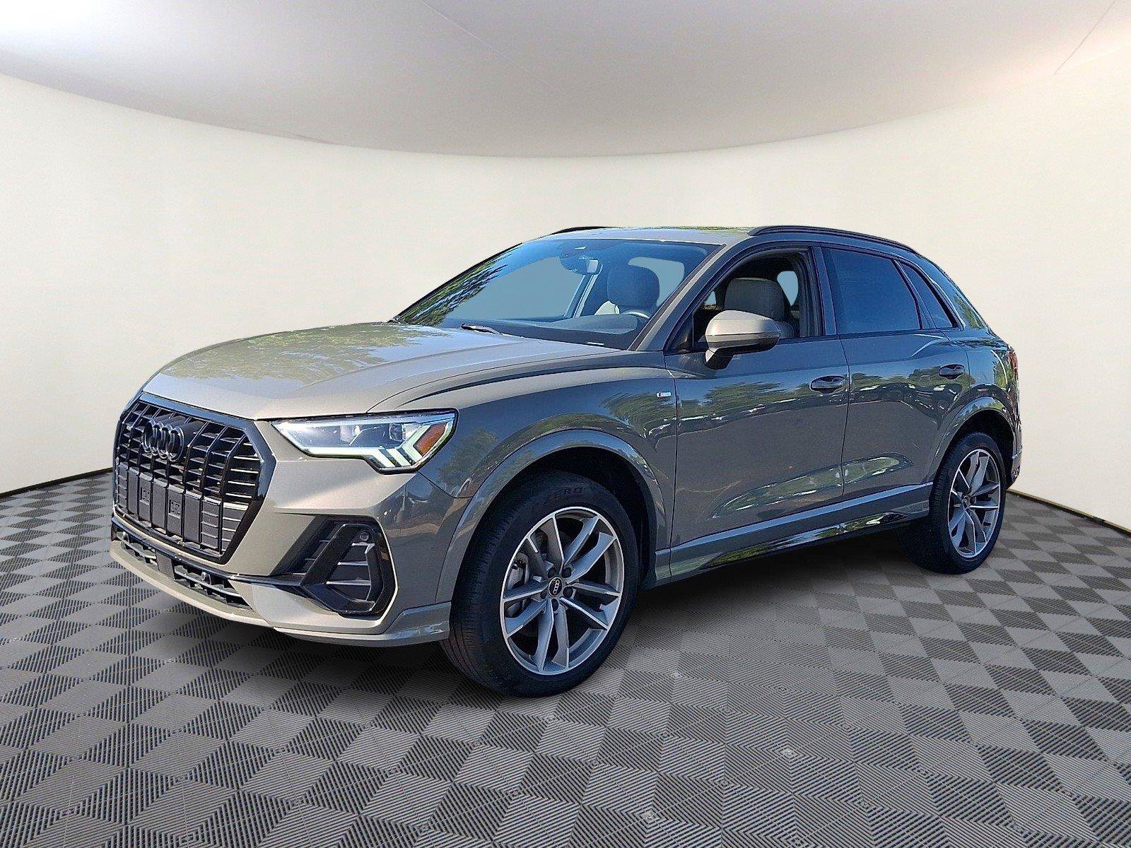 Certified 2024 Audi Q3 2.0T Premium AWD/4WD image 3
