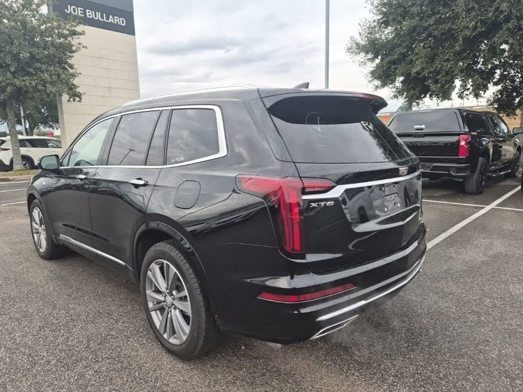 Certified 2025 Cadillac XT6 Premium Luxury image 5