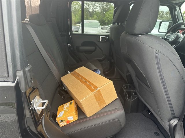 New 2023 Jeep Gladiator Rubicon w/ Cold Weather Group image 15