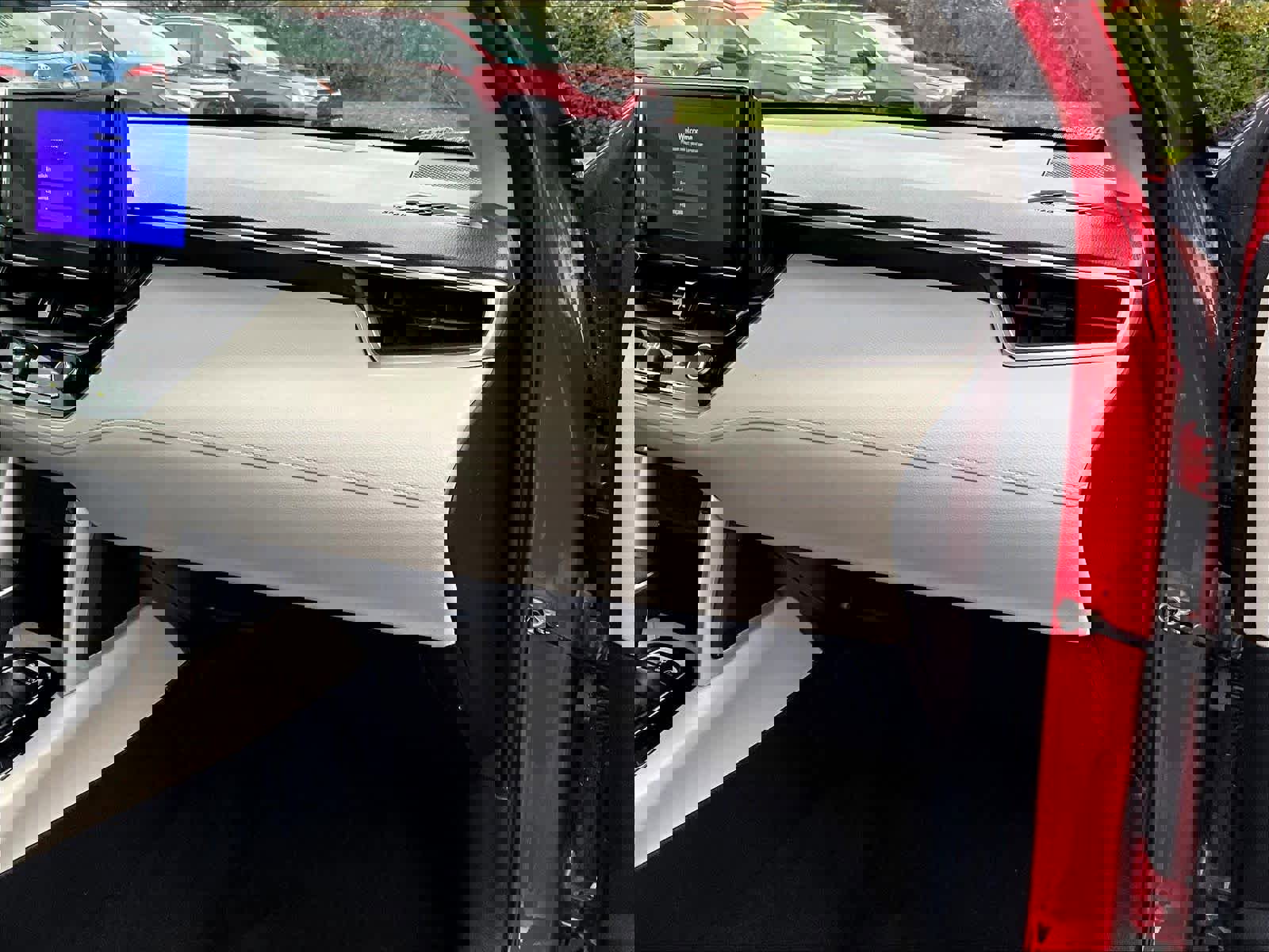 Used 2023 Toyota Corolla Cross LE image 13