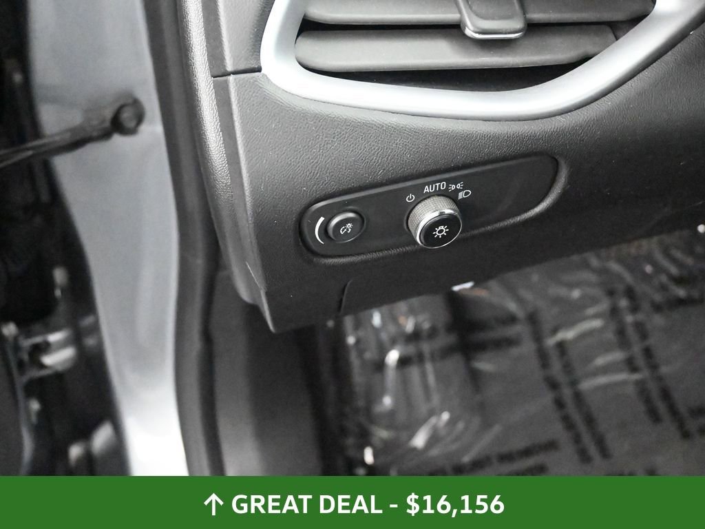 Used 2023 Chevrolet Malibu LT image 28