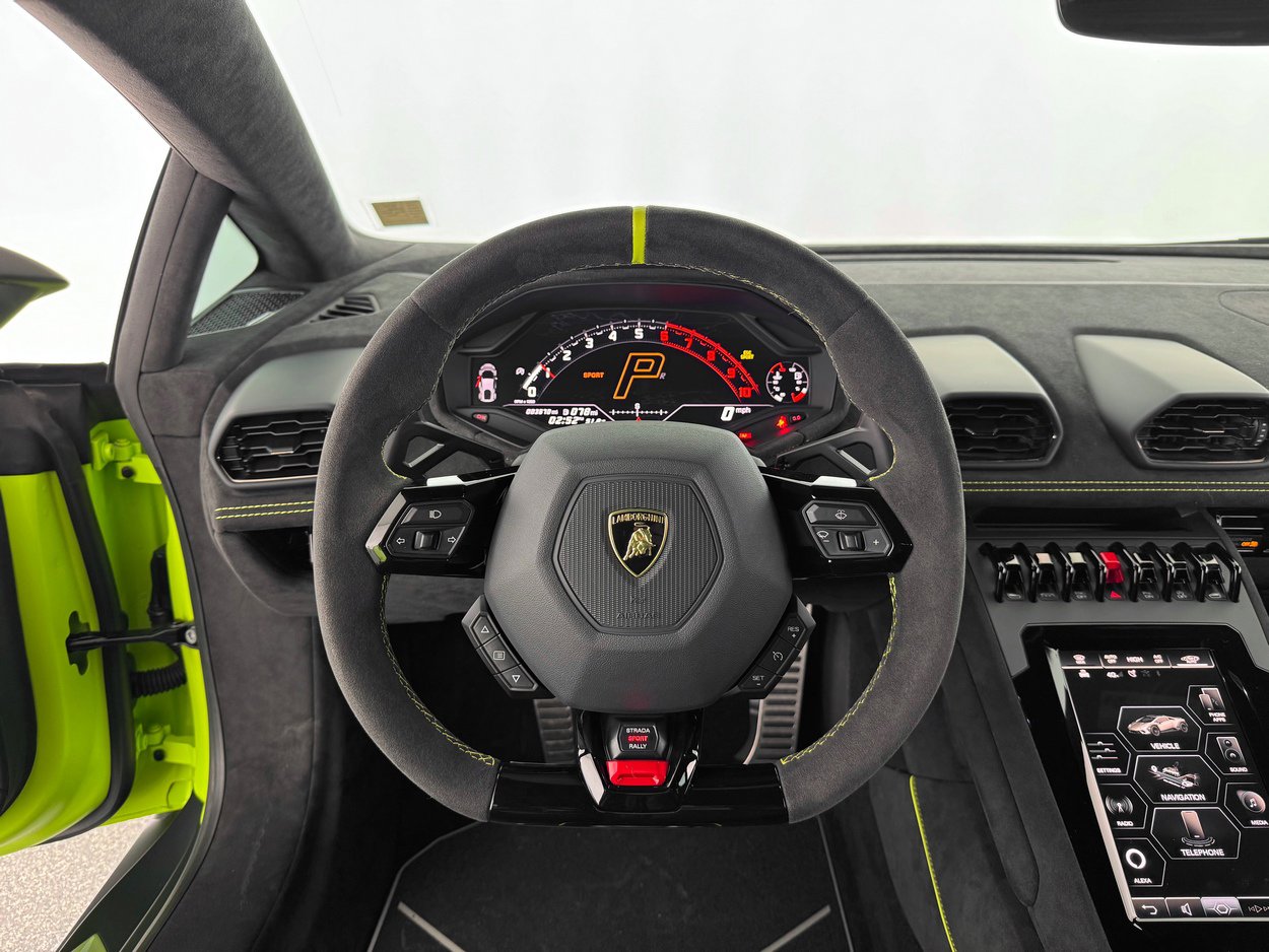 Used 2023 Lamborghini Huracan Sterrato image 11