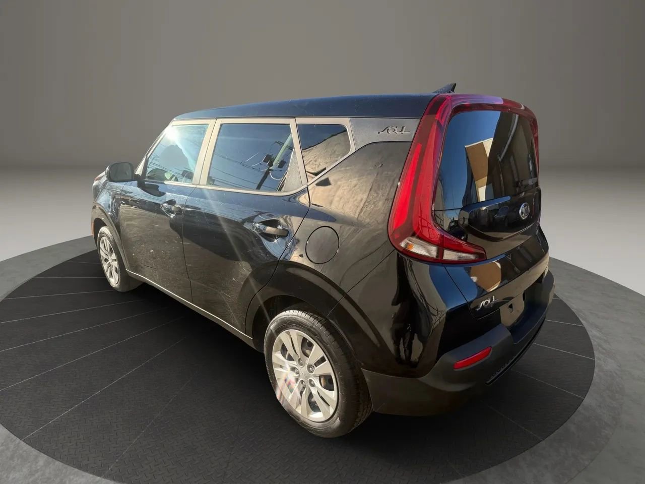 Used 2020 Kia Soul LX image 7