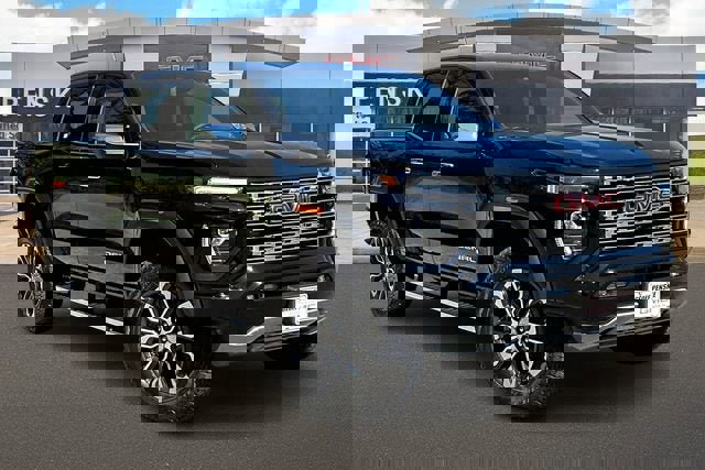 New 2026 GMC Canyon Denali image 2