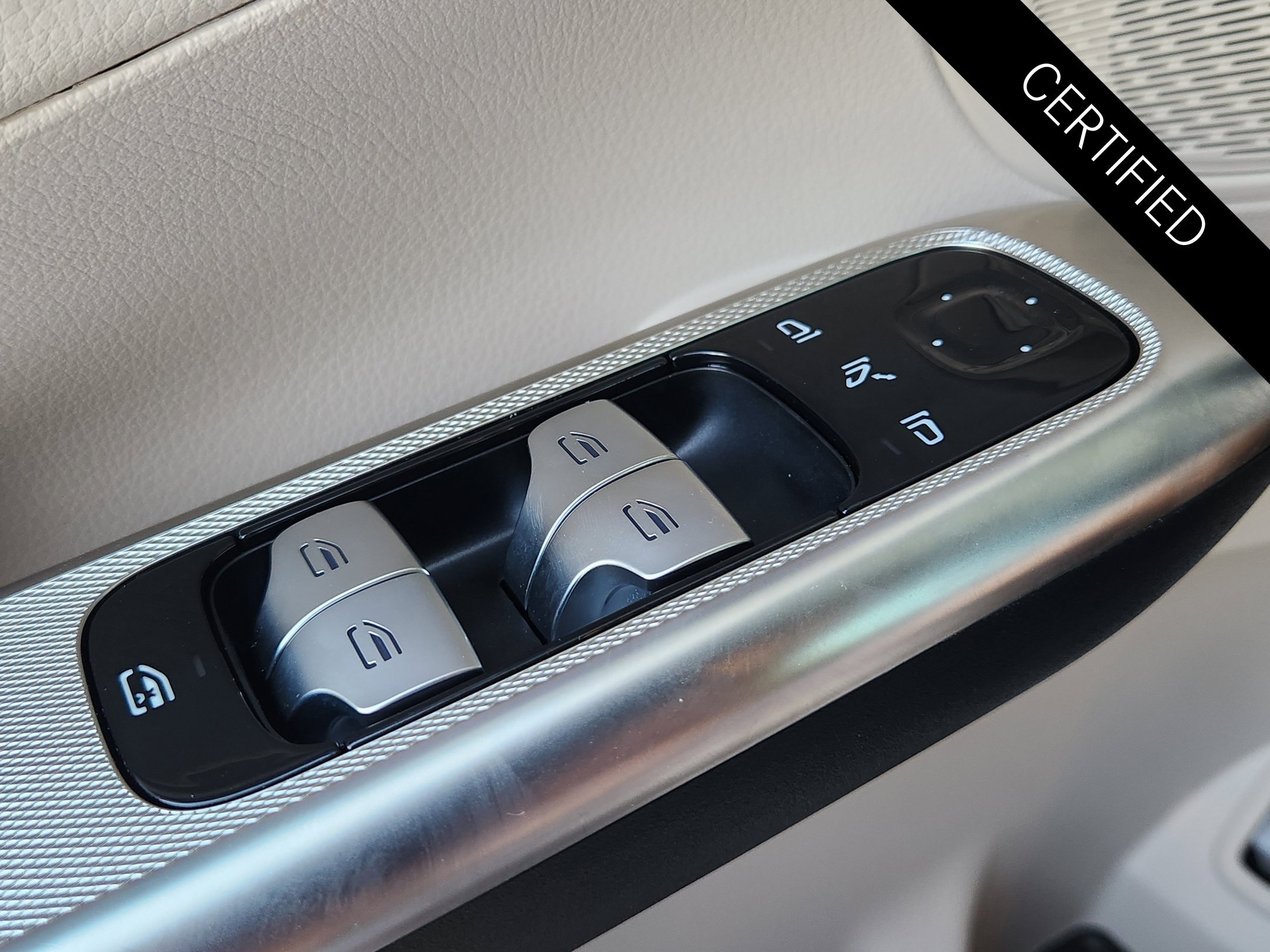 Certified 2026 Mercedes-Benz GLC 300 image 24