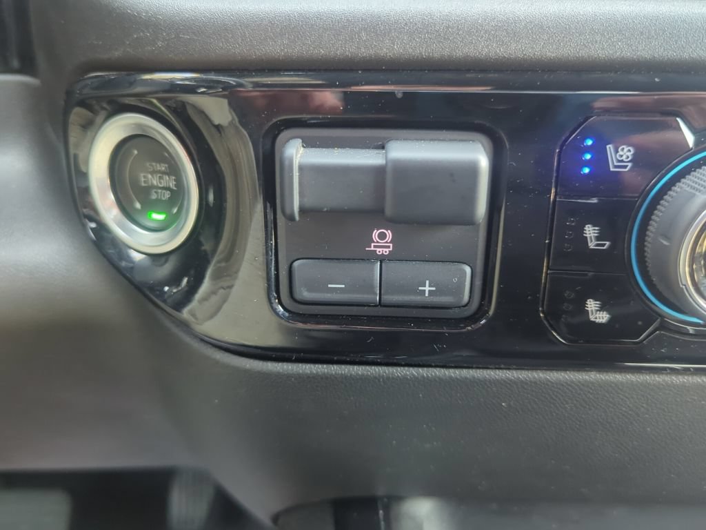 Certified 2025 Chevrolet Silverado 2500 ZR2 w/ Technology Package AWD/4WD image 30