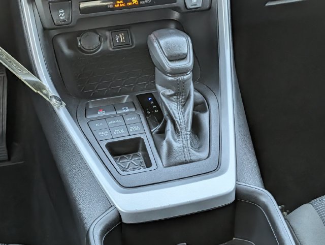 Certified 2025 Toyota RAV4 LE AWD/4WD image 14