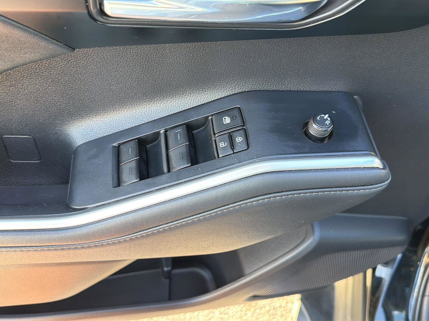 Used 2022 Toyota Highlander XLE FWD image 33