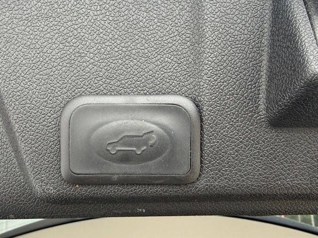 Used 2017 Chevrolet Traverse Premier w/ LPO, 'HIT The Road' Package AWD/4WD image 12