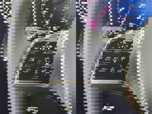 Used 2025 Mercedes-Benz GLC 300 4MATIC image 66