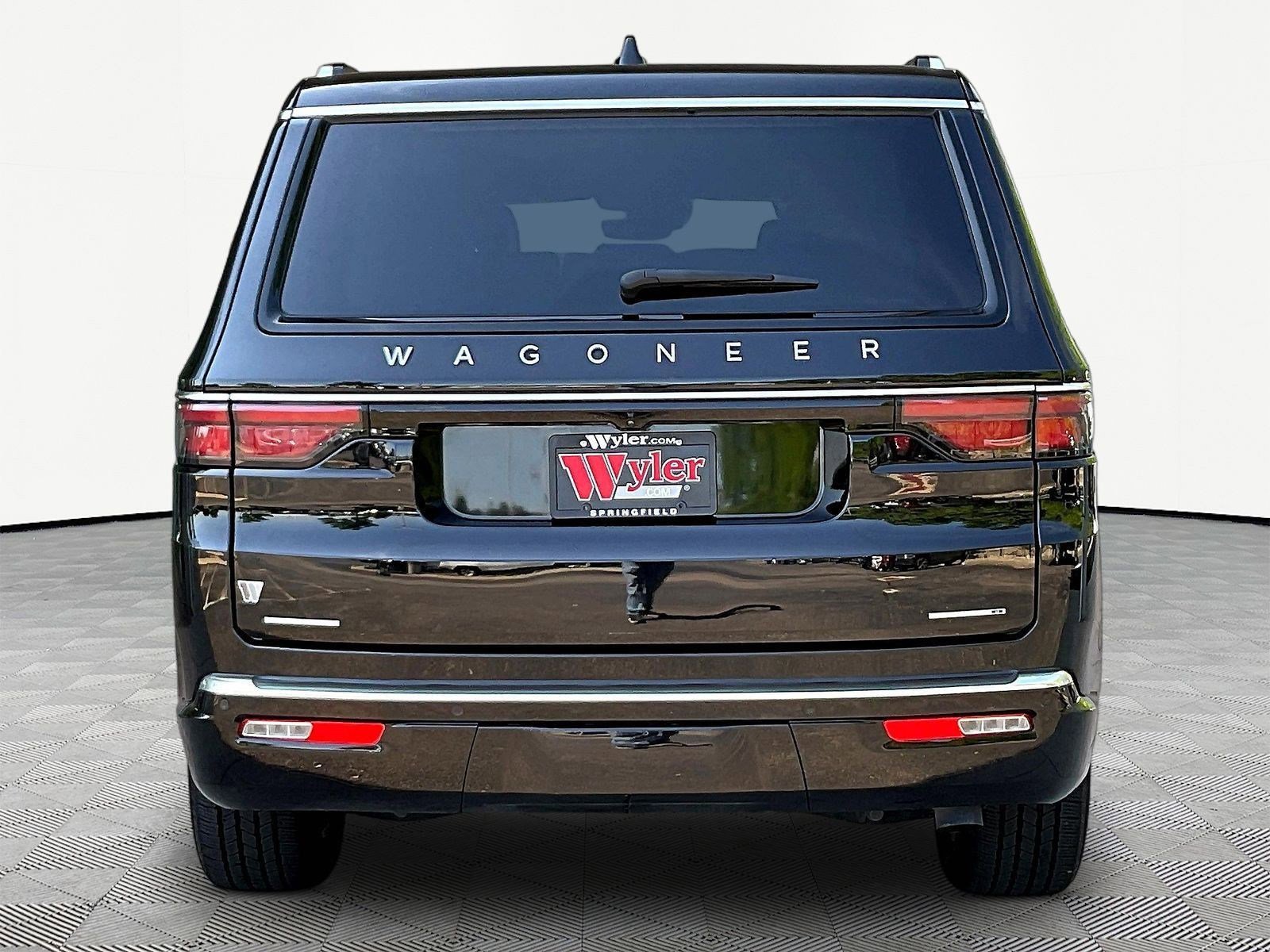 Used 2023 Jeep Wagoneer Series II AWD/4WD image 5