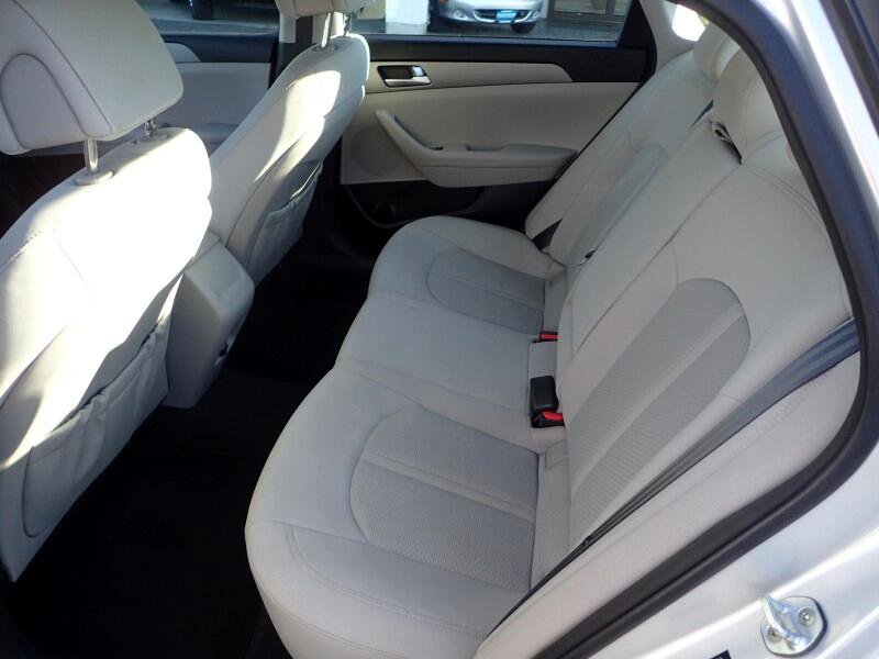 Used 2015 Hyundai Sonata SE FWD image 10