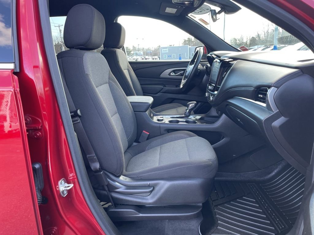 Used 2023 Chevrolet Traverse LT image 37