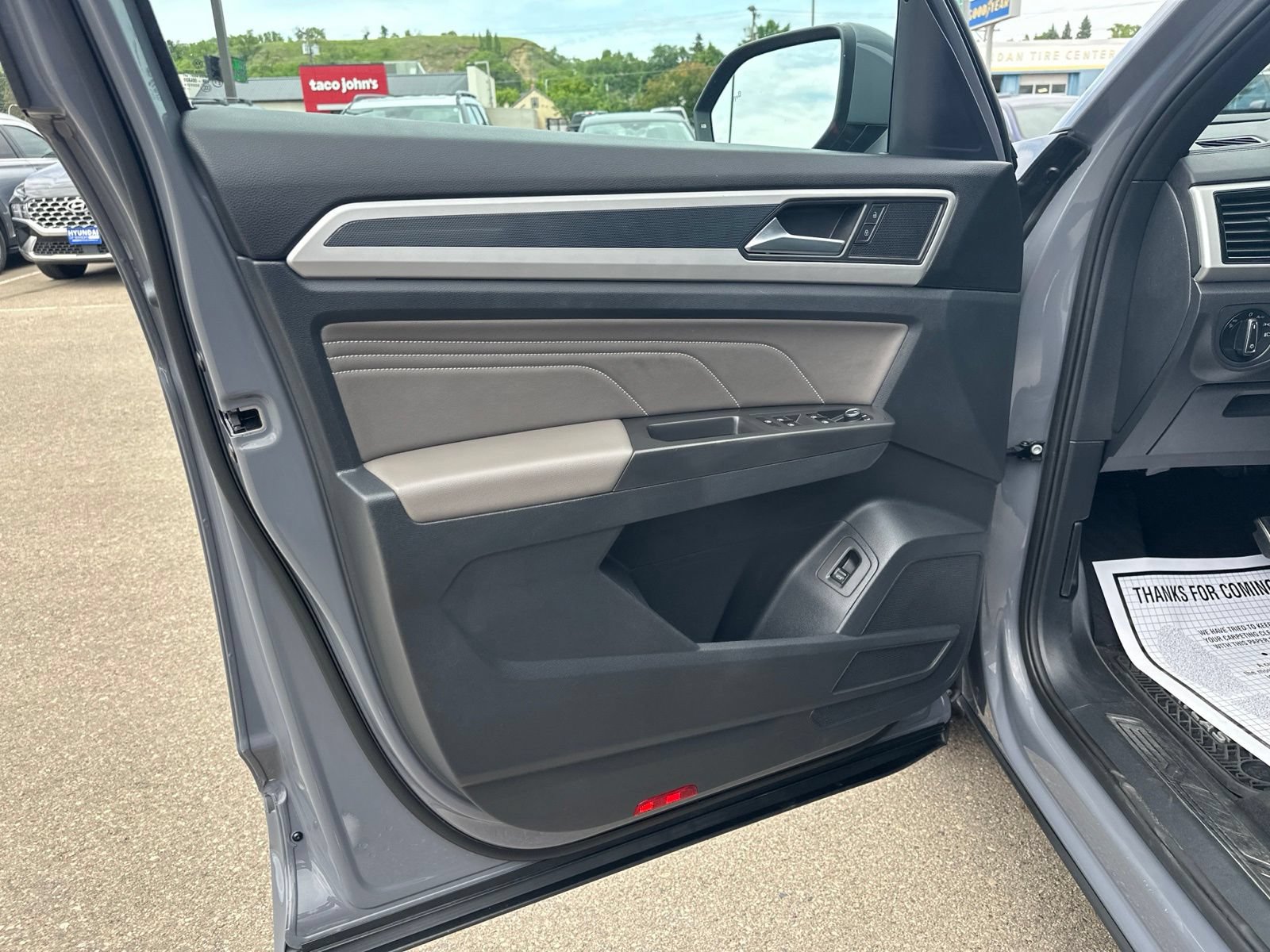 Certified 2022 Volkswagen Atlas Cross Sport SEL R-Line AWD/4WD image 21