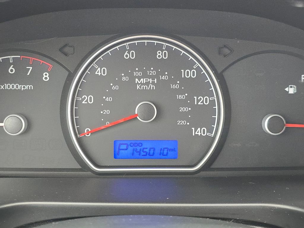 Used 2010 Hyundai Elantra GLS image 23