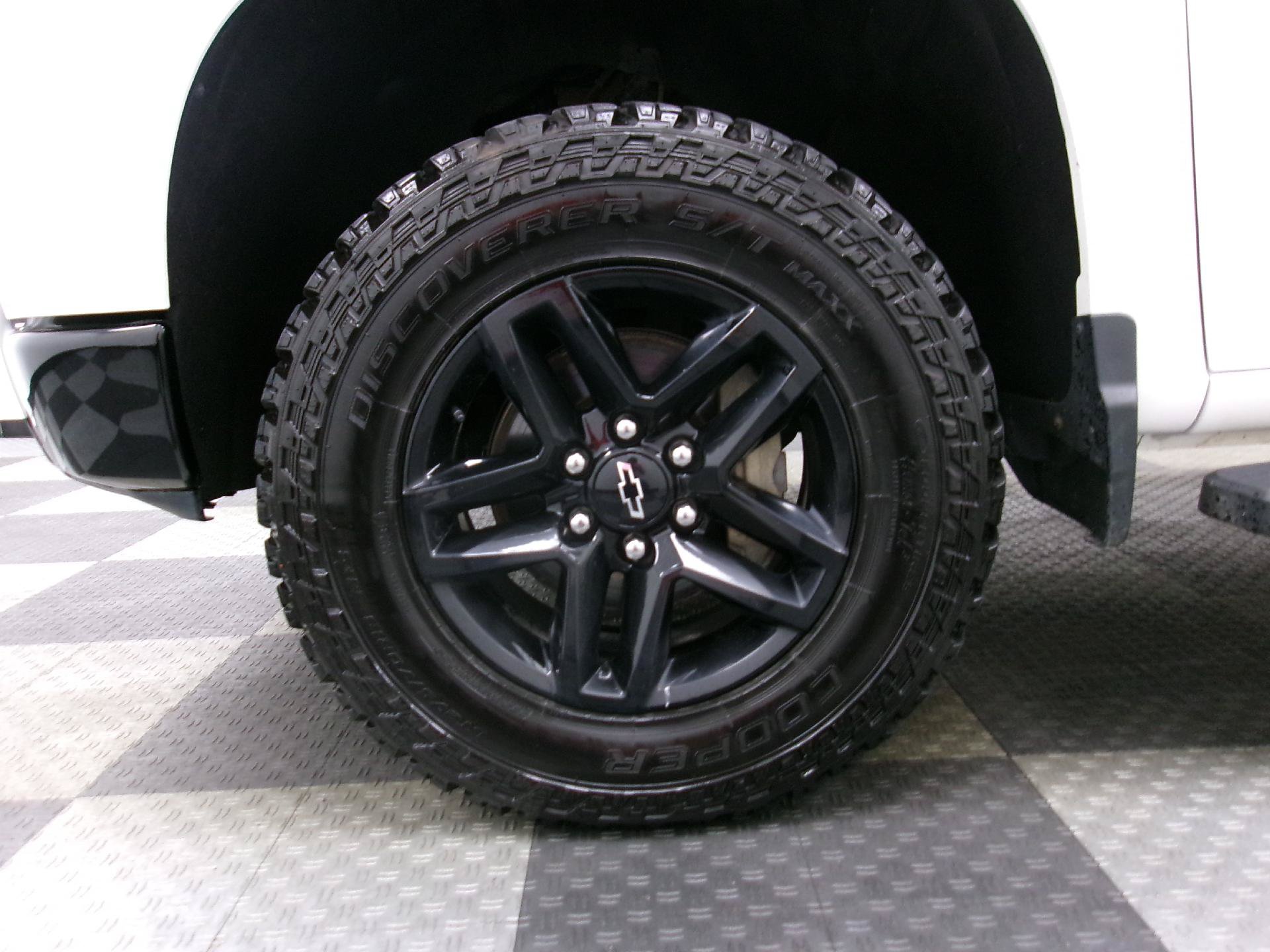 Used 2024 Chevrolet Silverado 1500 LT Trail Boss w/ Protection Package AWD/4WD image 17