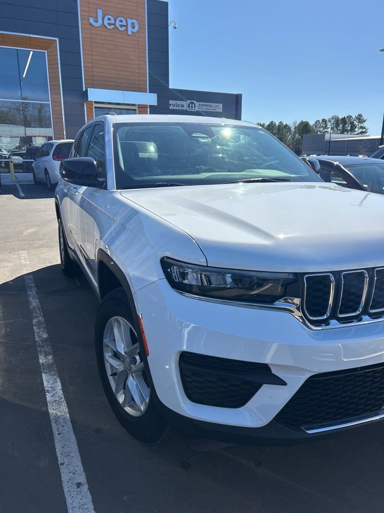 Used 2023 Jeep Grand Cherokee Laredo w/ Trailer Tow Prep Group (B) image 26