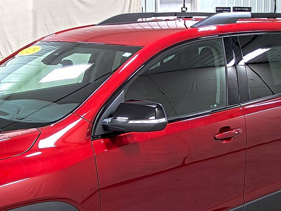 Used 2023 GMC Acadia SLE w/ Driver Convenience Package image 8