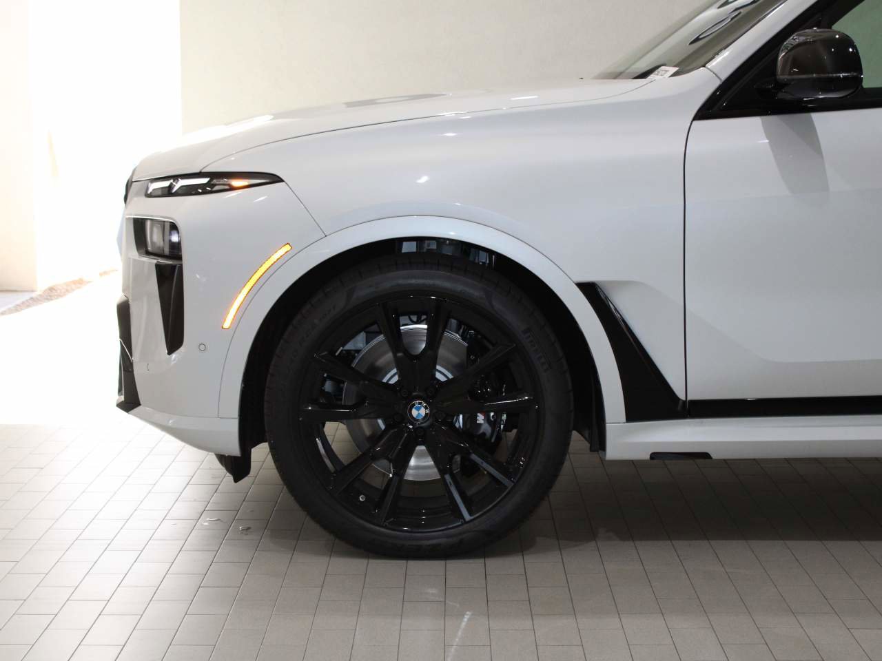 New 2026 BMW X7 M60i image 4