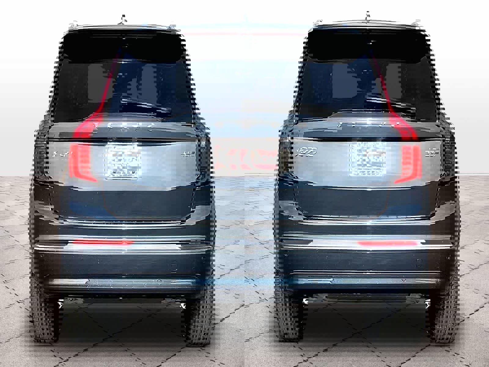 New 2026 Volvo XC90 B5 Plus w/ Protection Package image 6