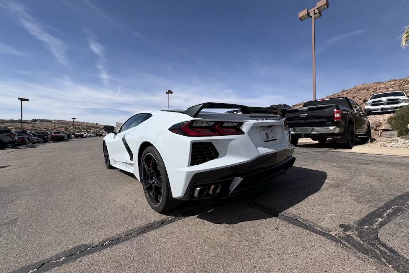 Used 2023 Chevrolet Corvette Stingray Preferred Cpe w/ Z51 Performance Package image 3