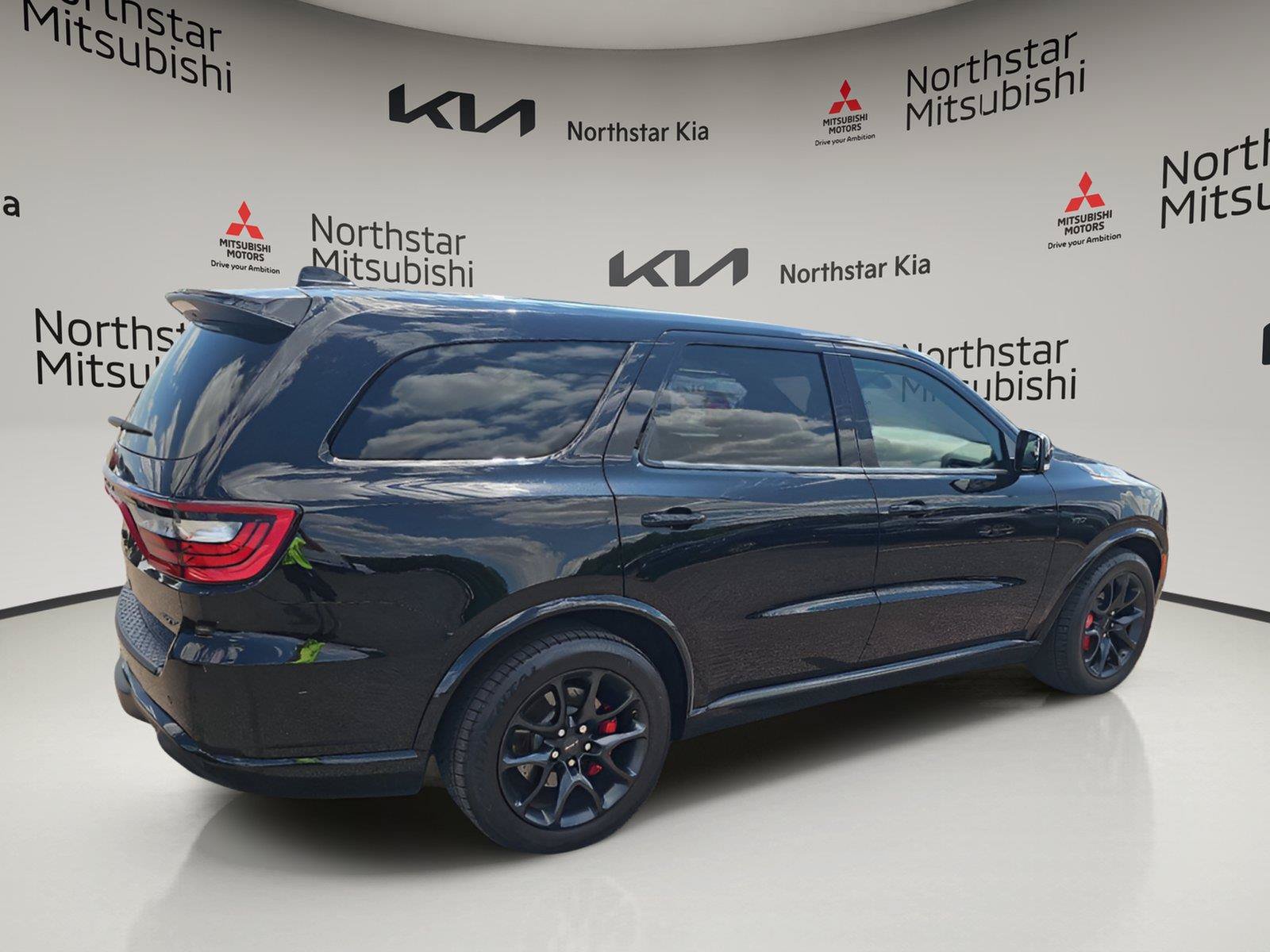 Used 2022 Dodge Durango SRT w/ Premium Interior Group AWD/4WD image 4