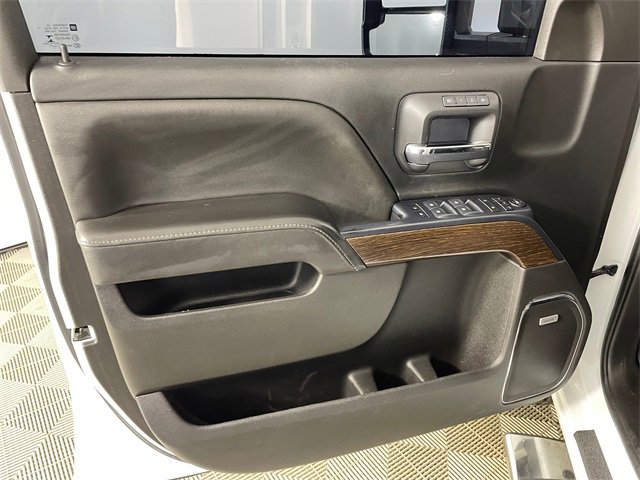 Used 2017 GMC Sierra 3500 Denali w/ Duramax Plus Package image 15