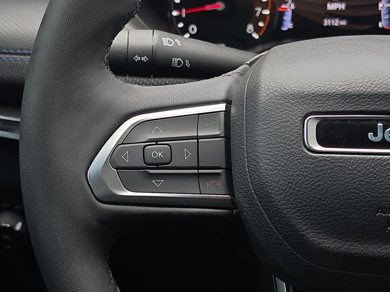 Used 2026 Jeep Compass Limited AWD/4WD image 13