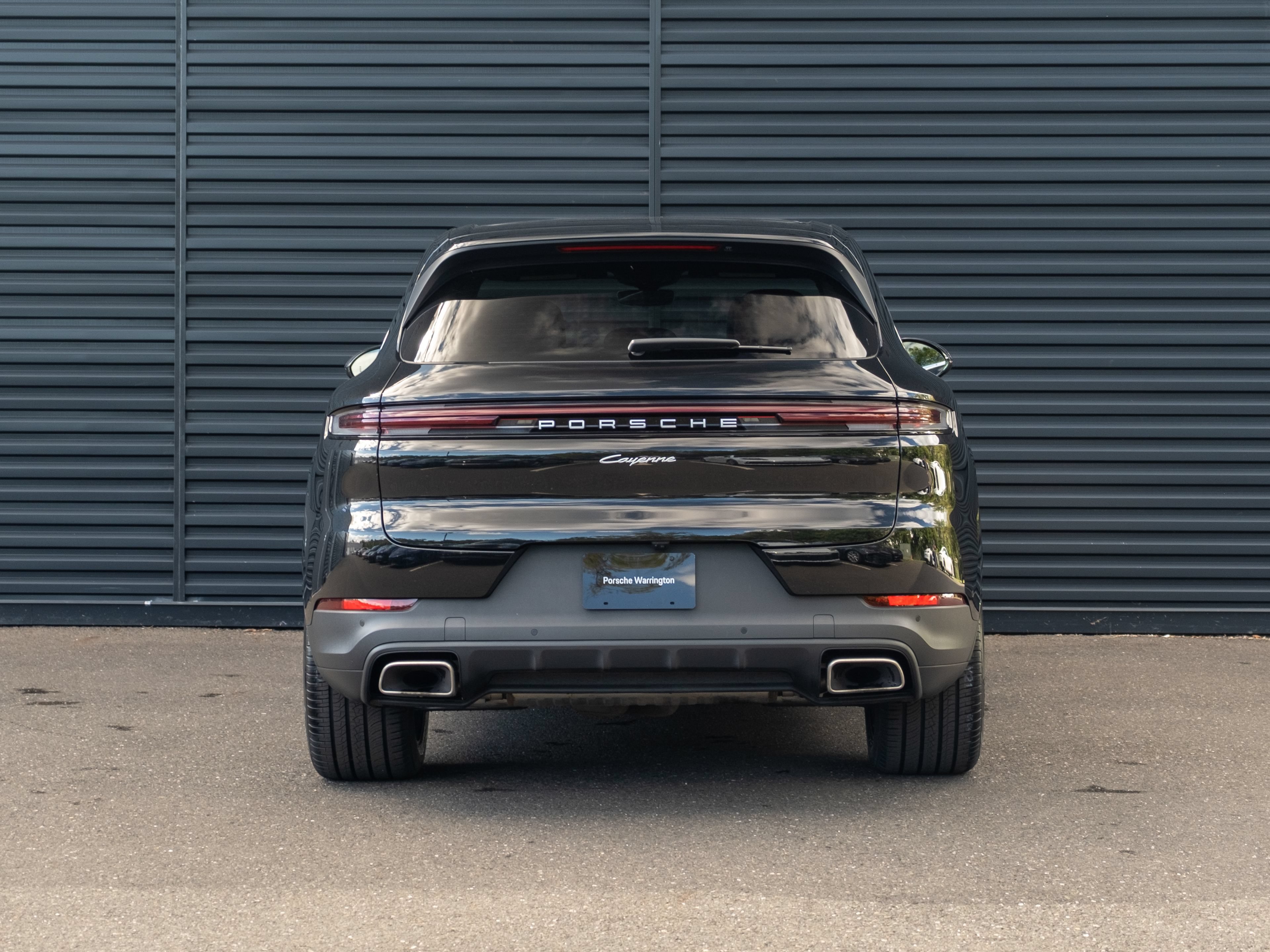 Certified 2025 Porsche Cayenne w/ Premium Package AWD/4WD image 7