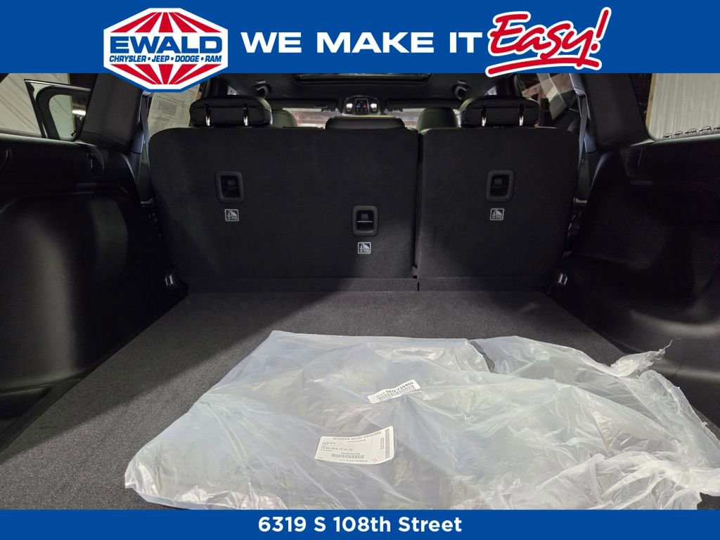 New 2025 Jeep Grand Cherokee Limited w/ Luxury Tech Group II image 20