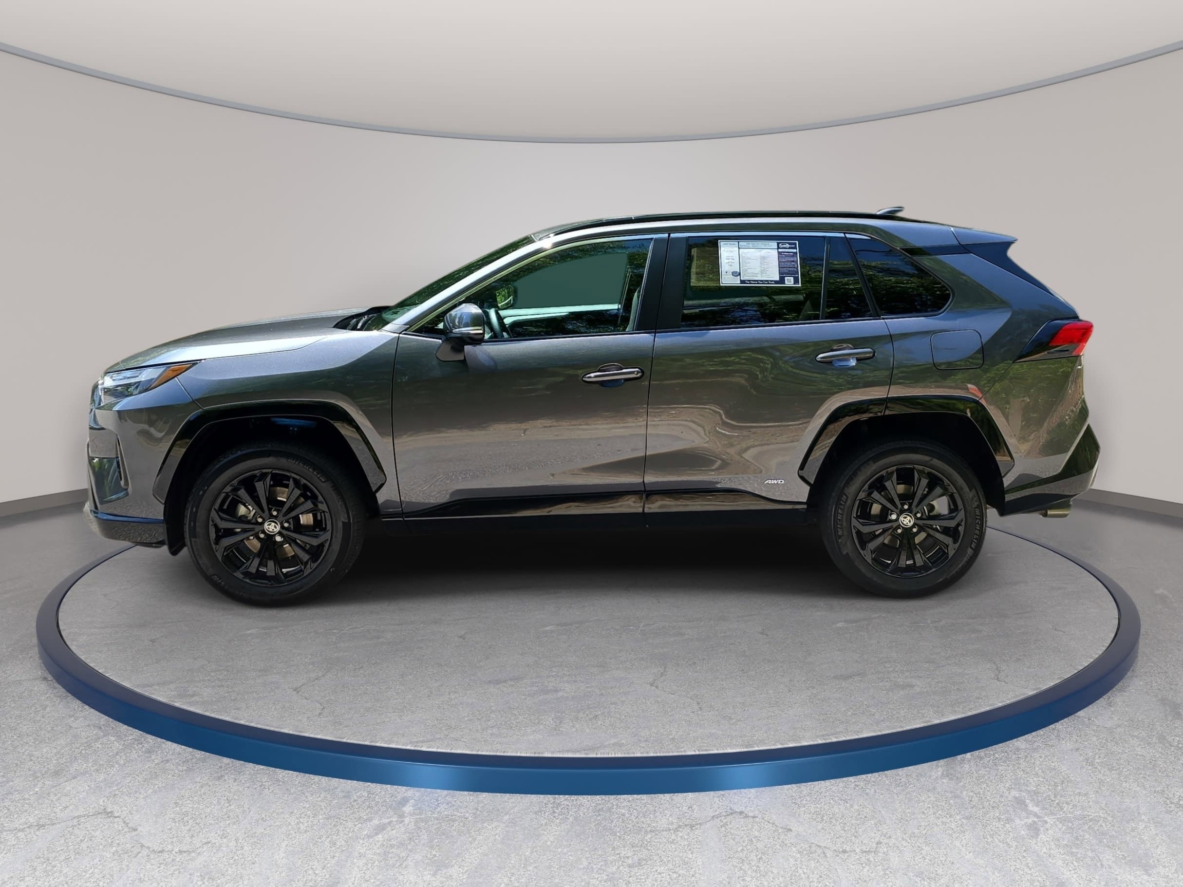 Used 2022 Toyota RAV4 SE w/ SE Grade Weather Package AWD/4WD image 8